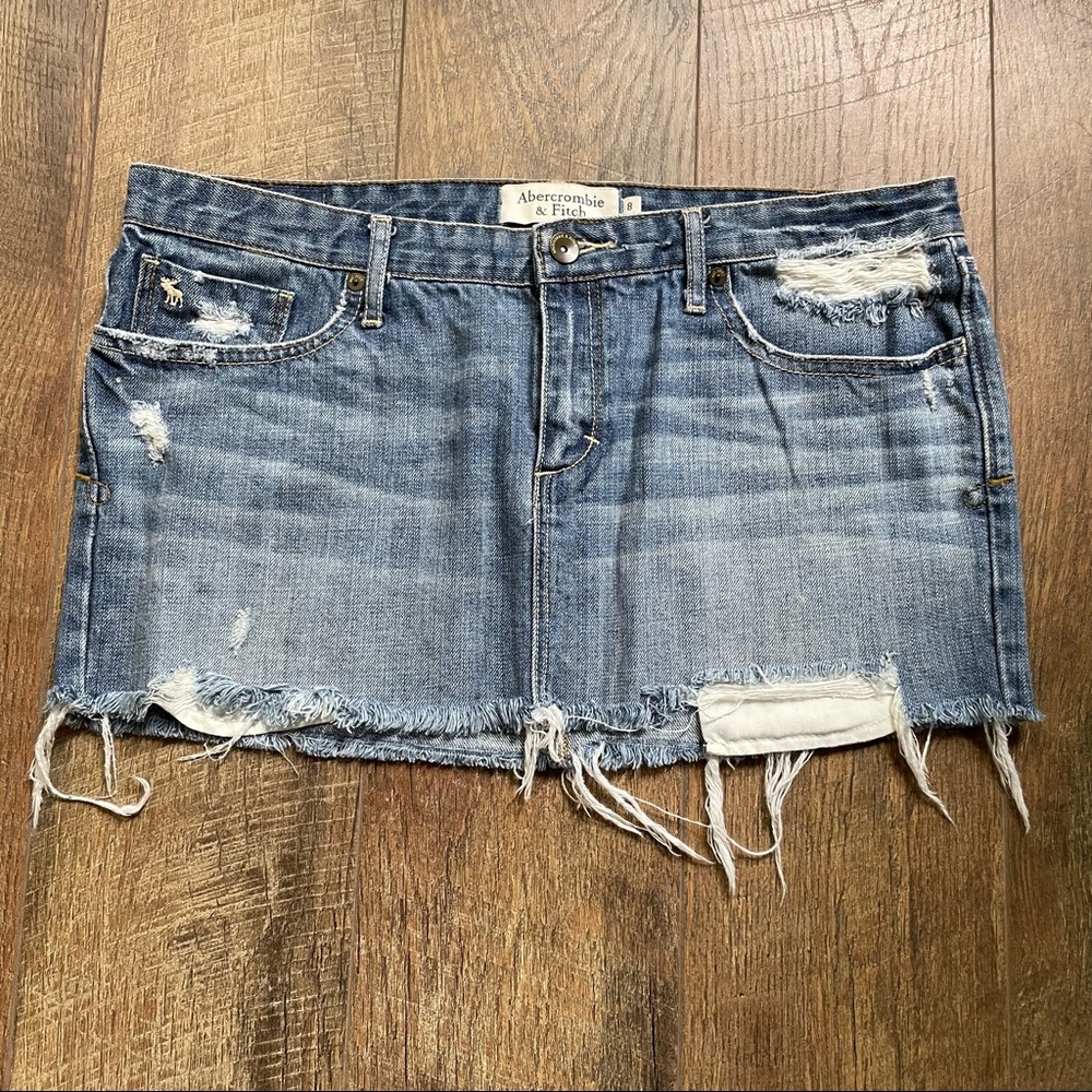 Abercrombie & Fitch Distressed Y2K Low Rise Jean Skirt - size 8